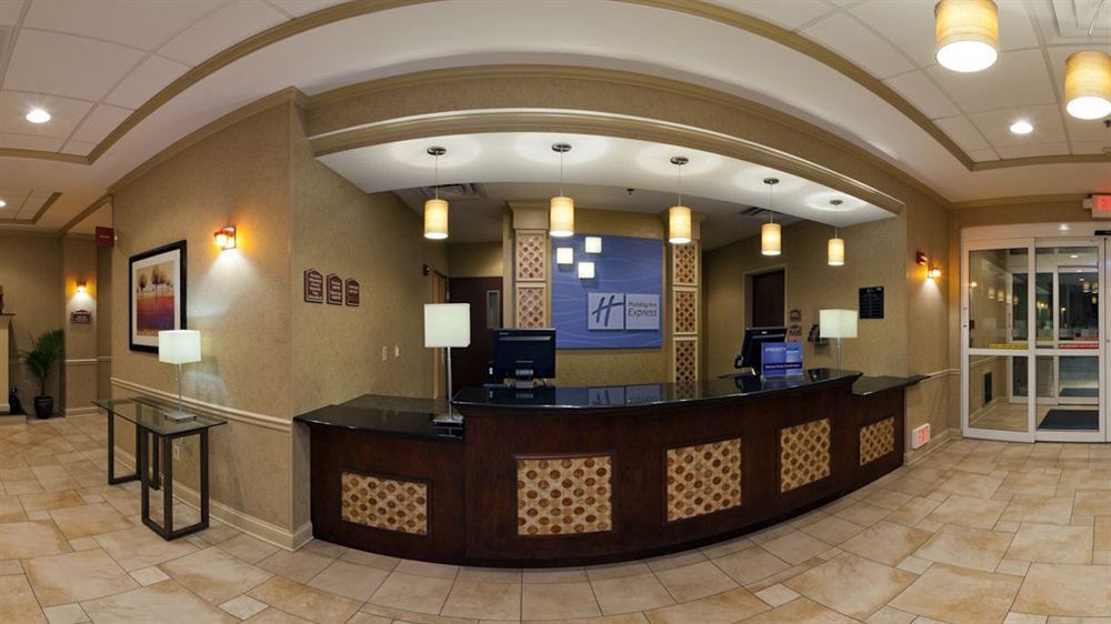 Hotel Express & By Ihg Schererville
